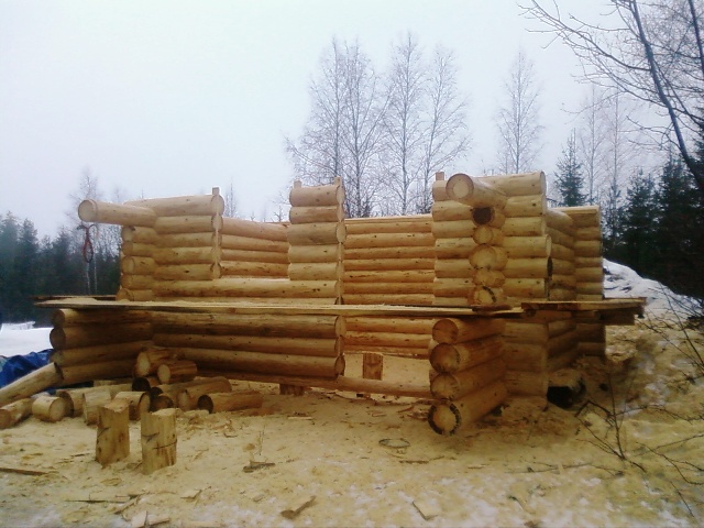 Aitta alkaa olla veistetty